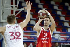 FMP imao šut da sruši tradiciju staru 14 godina, ali je Zvezda ipak otišla na 44:0